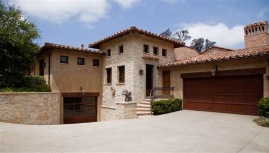 Nice Garage for Your Cars