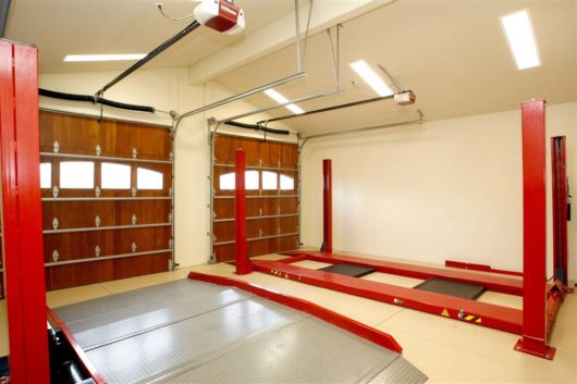 Nice Garage for Your Cars