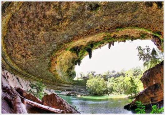 Beautiful Lake Hamilton Pool | Funzug.com