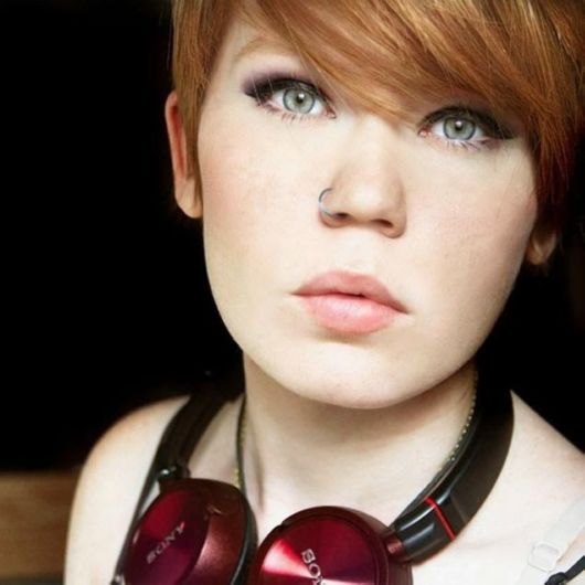 Amazing Paintings On Thighs Instead Of Canvas