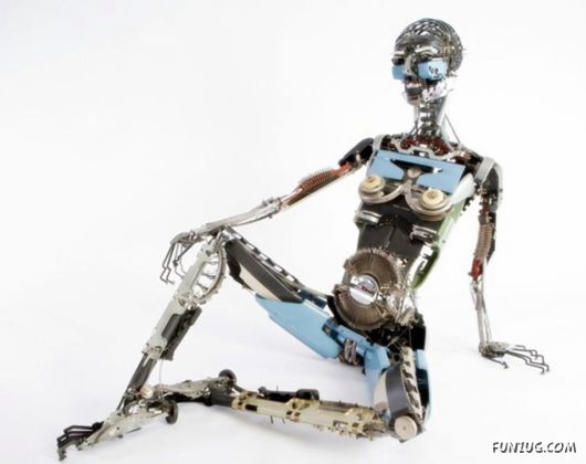 Jeremy Mayer Builds Robots From Recycled Typewriters