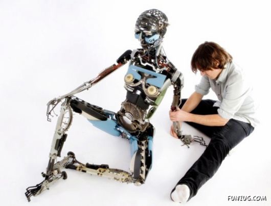 Jeremy Mayer Builds Robots From Recycled Typewriters