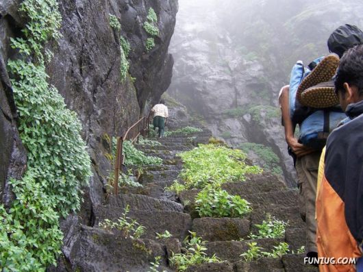 Ratnagiri Mountains in Sri Lanka