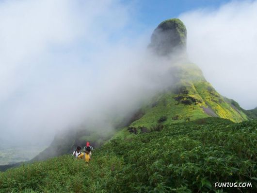 Ratnagiri Mountains in Sri Lanka