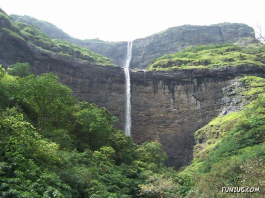 Ratnagiri Mountains in Sri Lanka