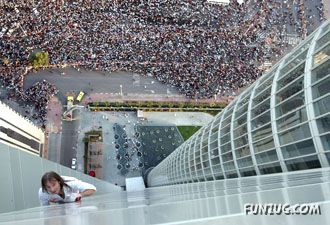 Amazing Wall Climber Man