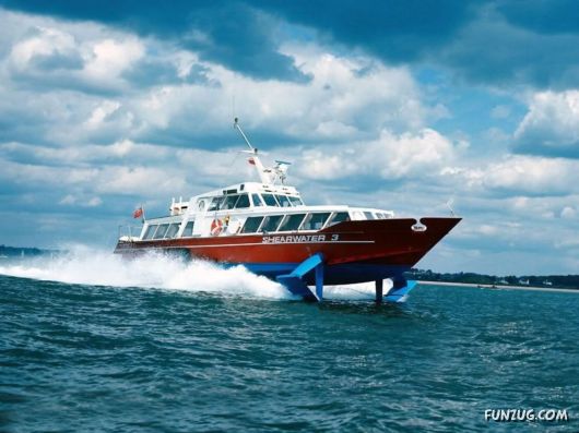 Click to Enlarge - MindBlowing Watercraft Wallpapers