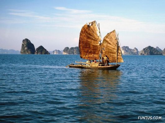 Click to Enlarge - MindBlowing Watercraft Wallpapers