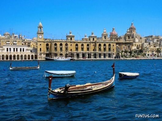 Click to Enlarge - MindBlowing Watercraft Wallpapers