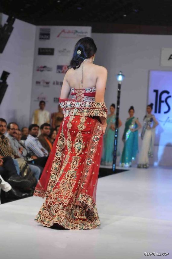 Bhoomika Chawla Looking Gorgeous On The Ramp