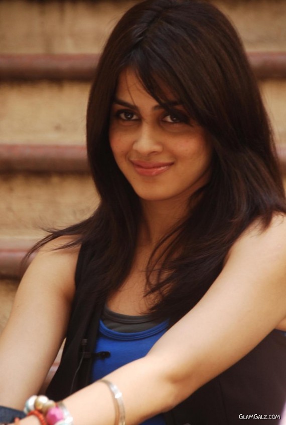 Genelia DSouza Latest PhotoShoot