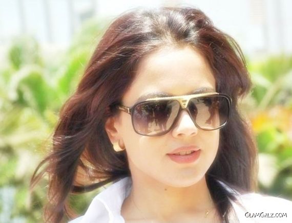 Smiling Beauty Sameera Reddy