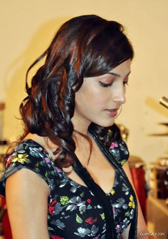 Pretty Shruti Hassan