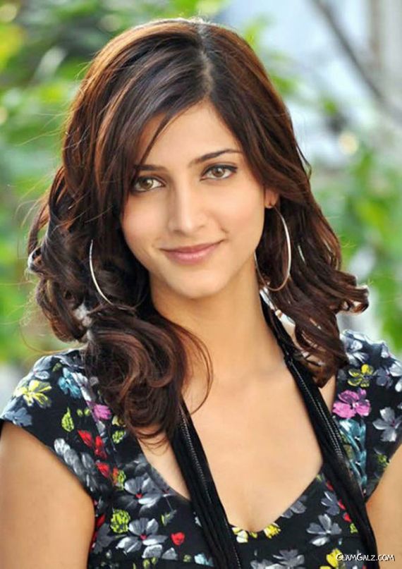 Spicy Shruti Hassan in Black