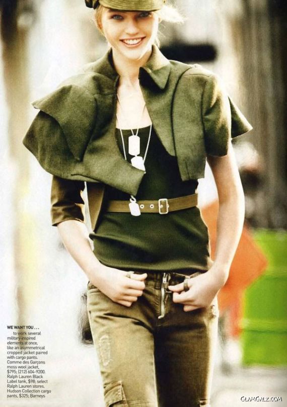 Beautiful Military Women Around the World