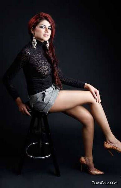 Pakistani Beauty Ayesha Gilani