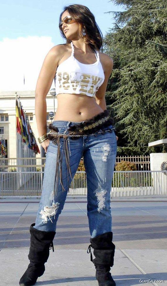 Lovely Stylish Ileana D'Cruz