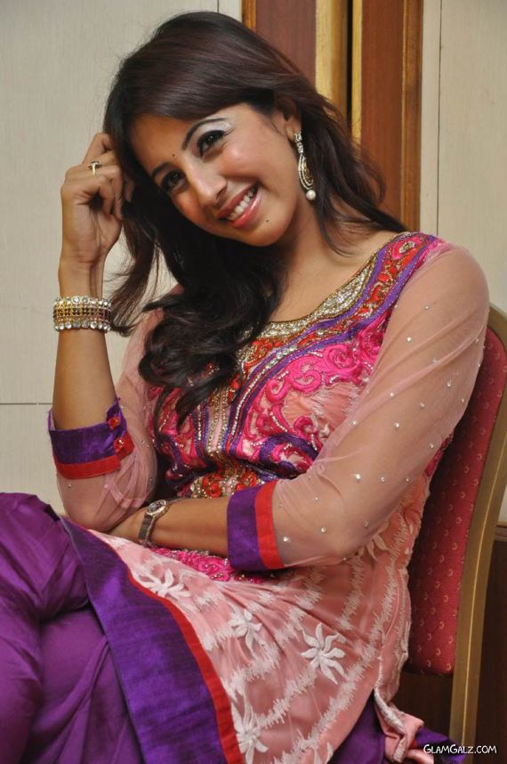 Awesome Tolly Beauty Sanjana