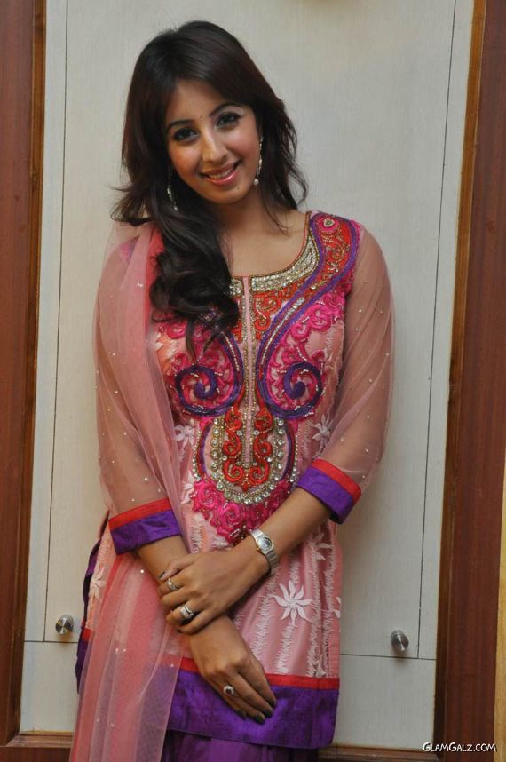 Awesome Tolly Beauty Sanjana