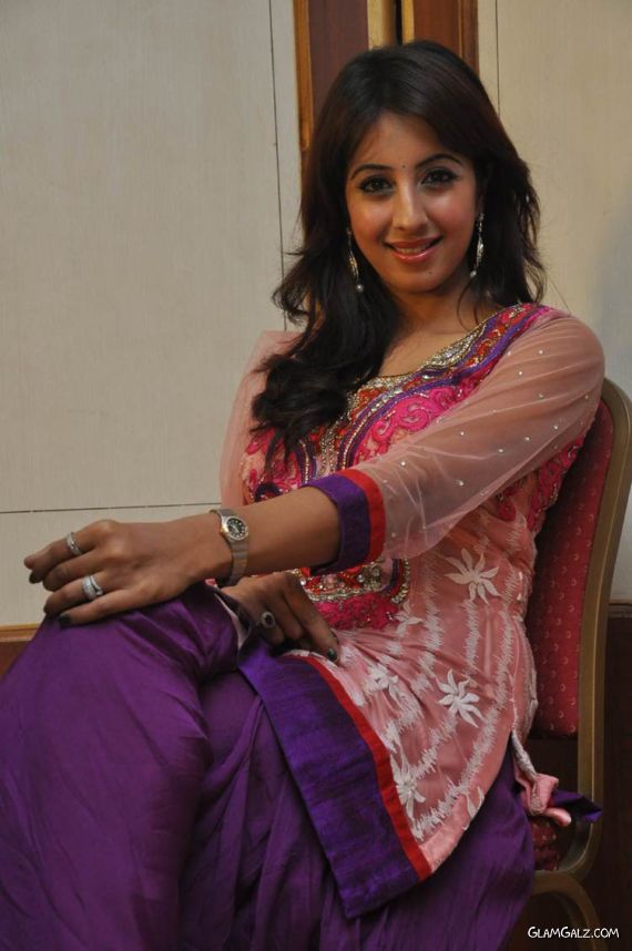 Awesome Tolly Beauty Sanjana