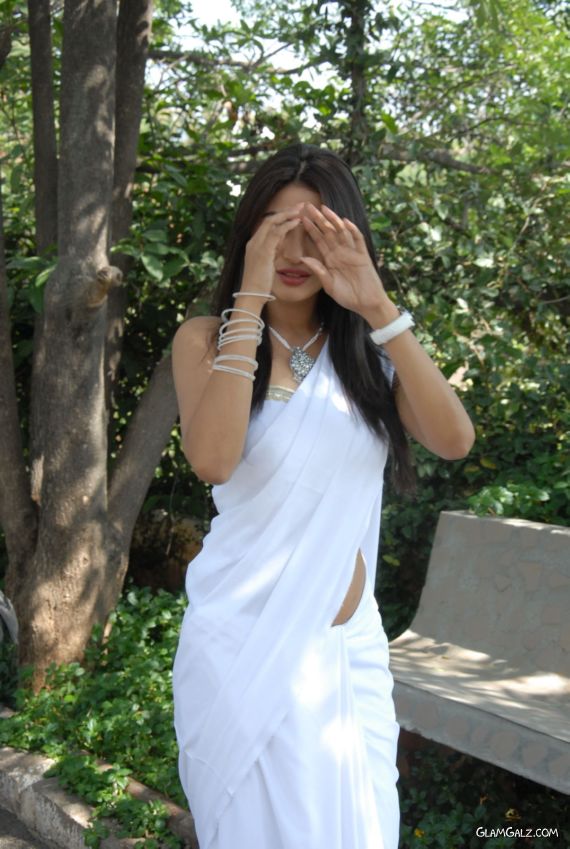 Beautiful Indian Actress Kunkuma