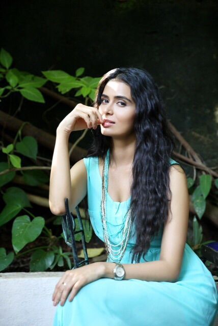 Meenakshi Dixit Latest Photos