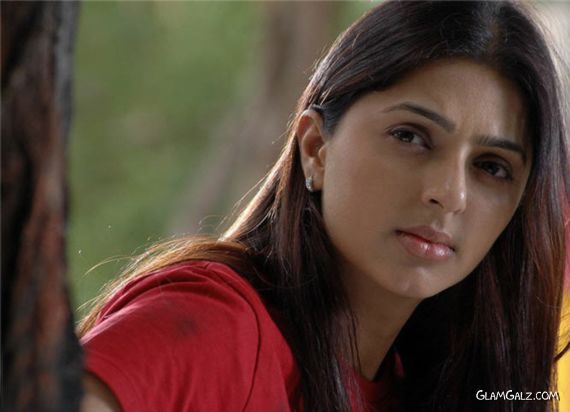 Click to Enlarge - Beautiful Bhumika Chawla Wallpapers