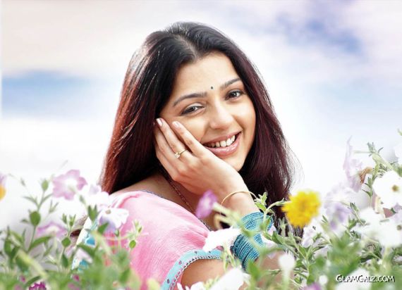 Click to Enlarge - Beautiful Bhumika Chawla Wallpapers
