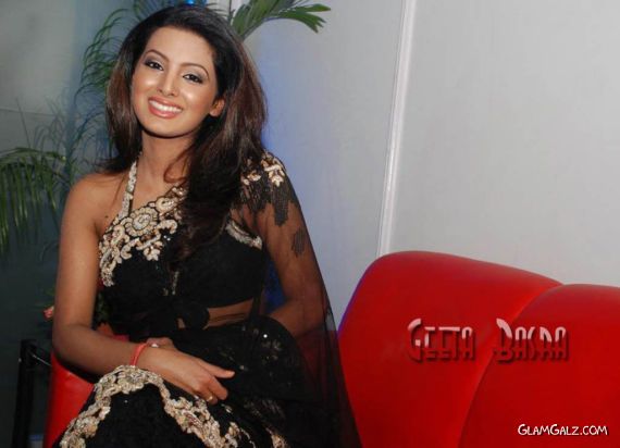 Click to Enlarge - Lovely Geeta Basra Wallpapers