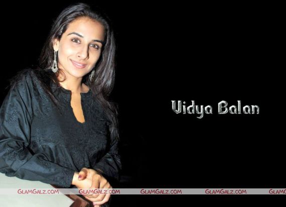 Click to Enlarge - Vidya Balan Sensational Wallpapers