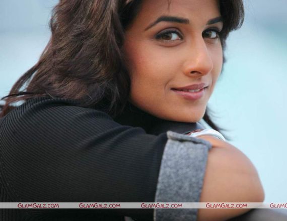 Click to Enlarge - Vidya Balan Sensational Wallpapers