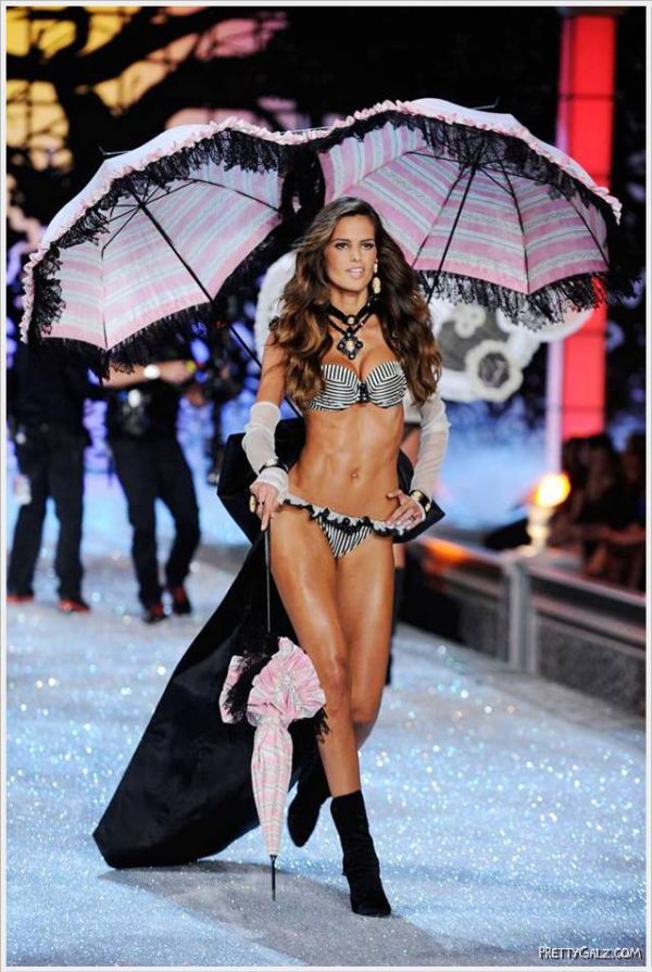 Victoria's Secret Fashion Show 2011